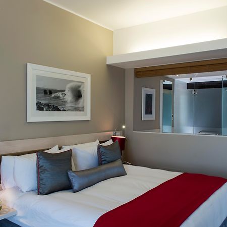 Radisson Blu Hotel, Порт Елизабет Екстериор снимка A bedroom at the Cape Town International Convention Centre