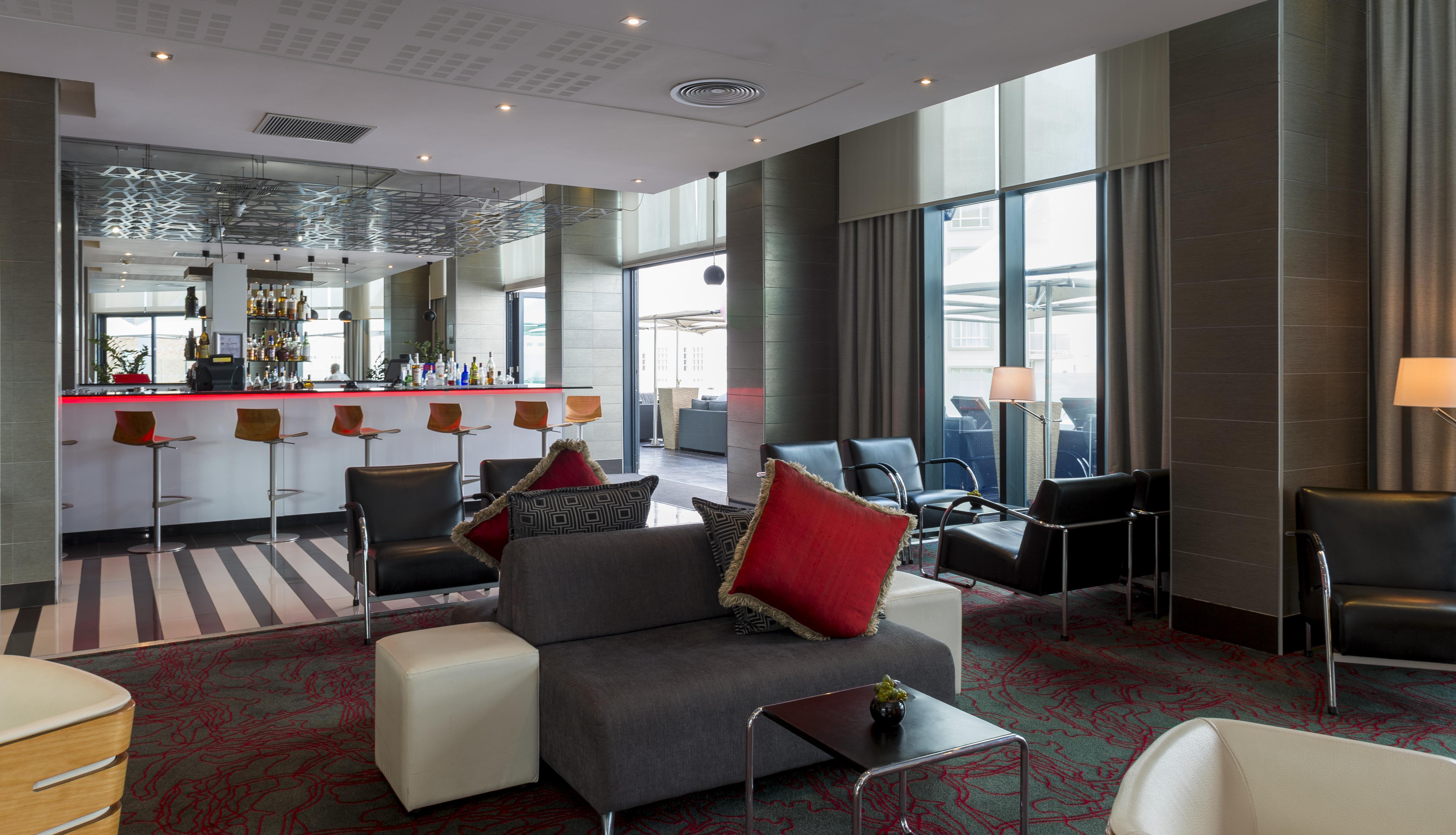 Radisson Blu Hotel, Порт Елизабет Екстериор снимка The lounge at the hotel