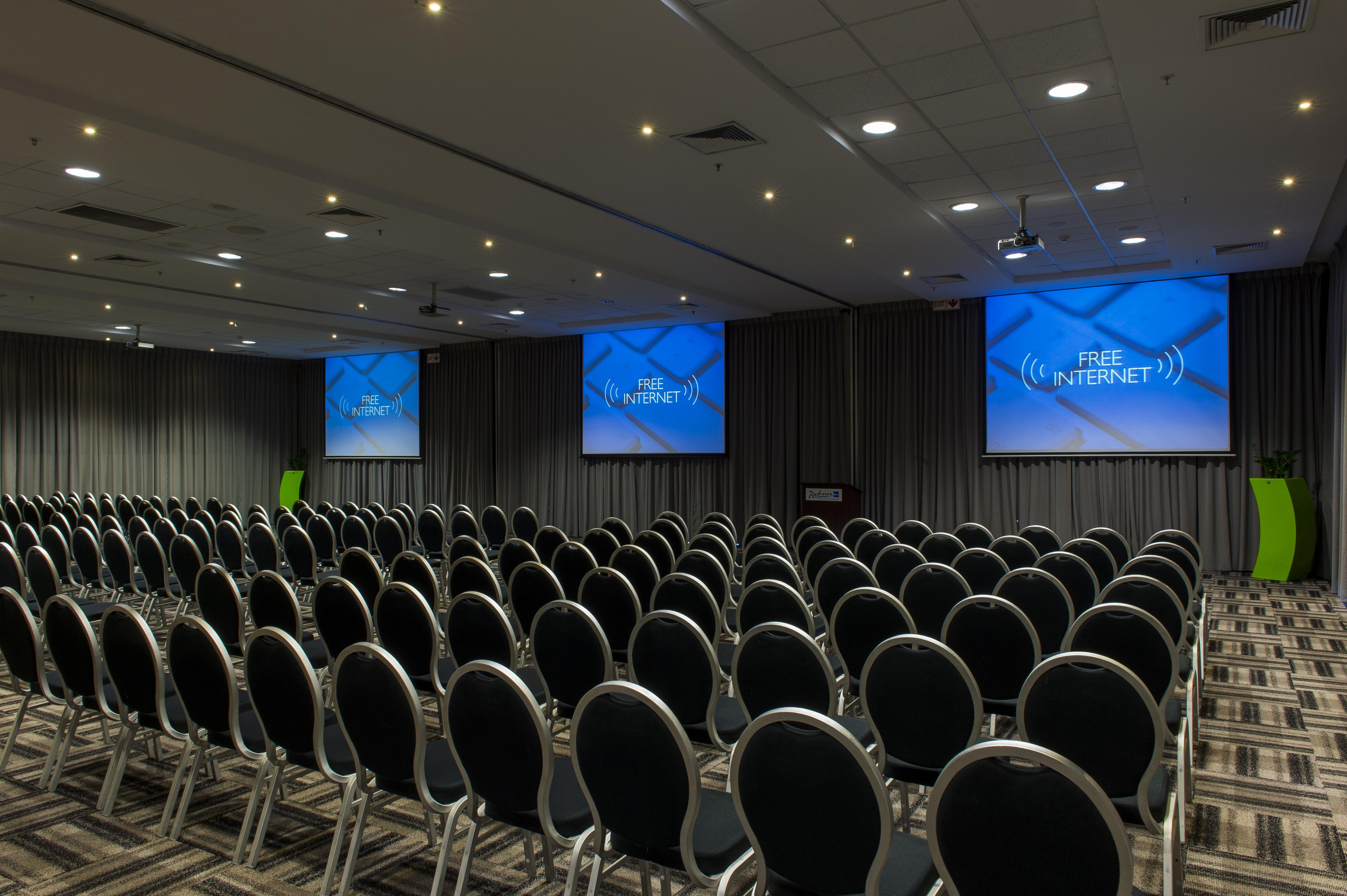 Radisson Blu Hotel, Порт Елизабет Екстериор снимка The Free Planet Conference in 2016