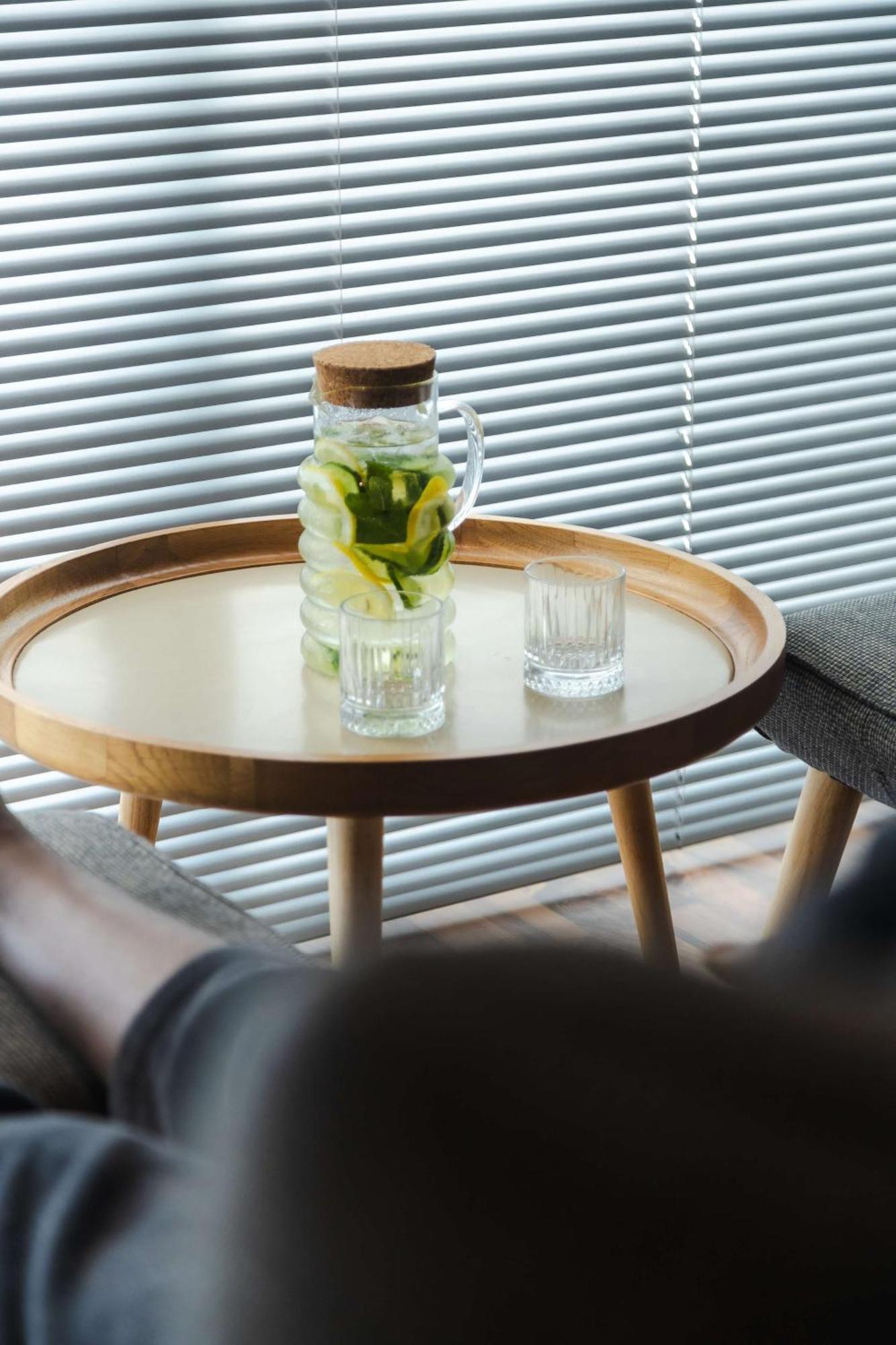 Radisson Blu Hotel, Порт Елизабет Екстериор снимка A wooden tray