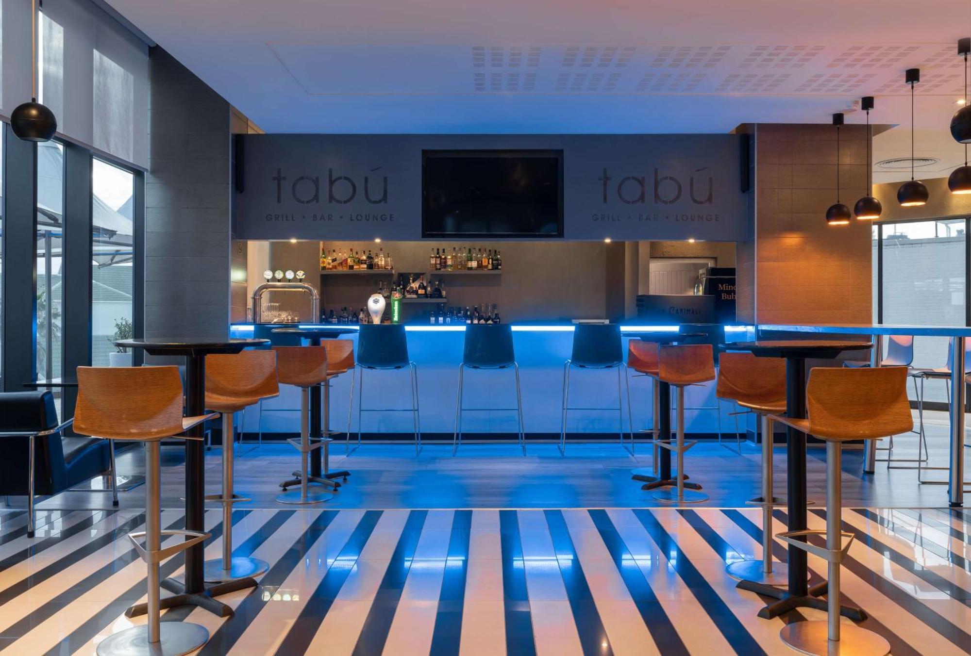 Radisson Blu Hotel, Порт Елизабет Екстериор снимка Bar