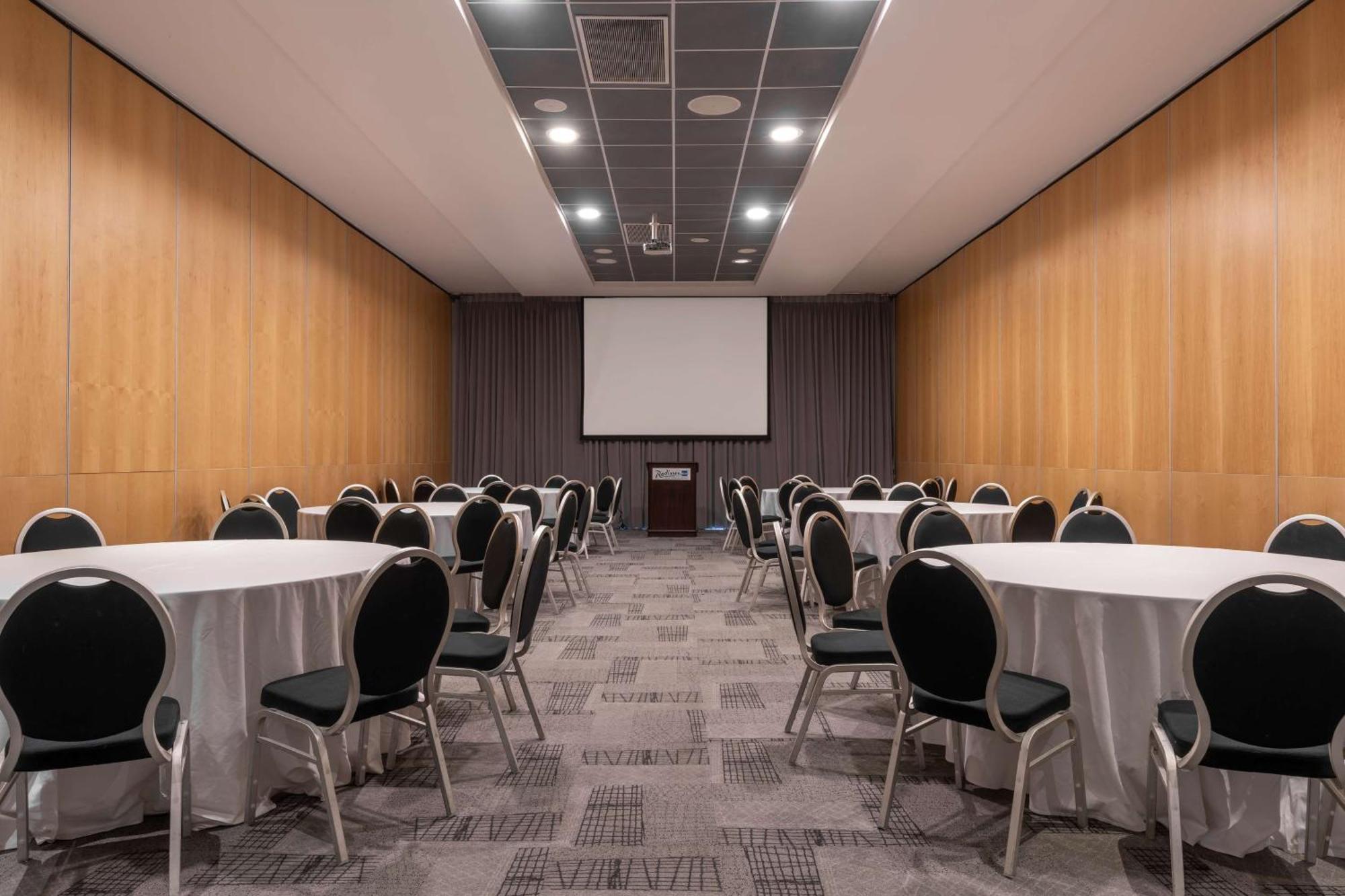 Radisson Blu Hotel, Порт Елизабет Екстериор снимка Meeting room
