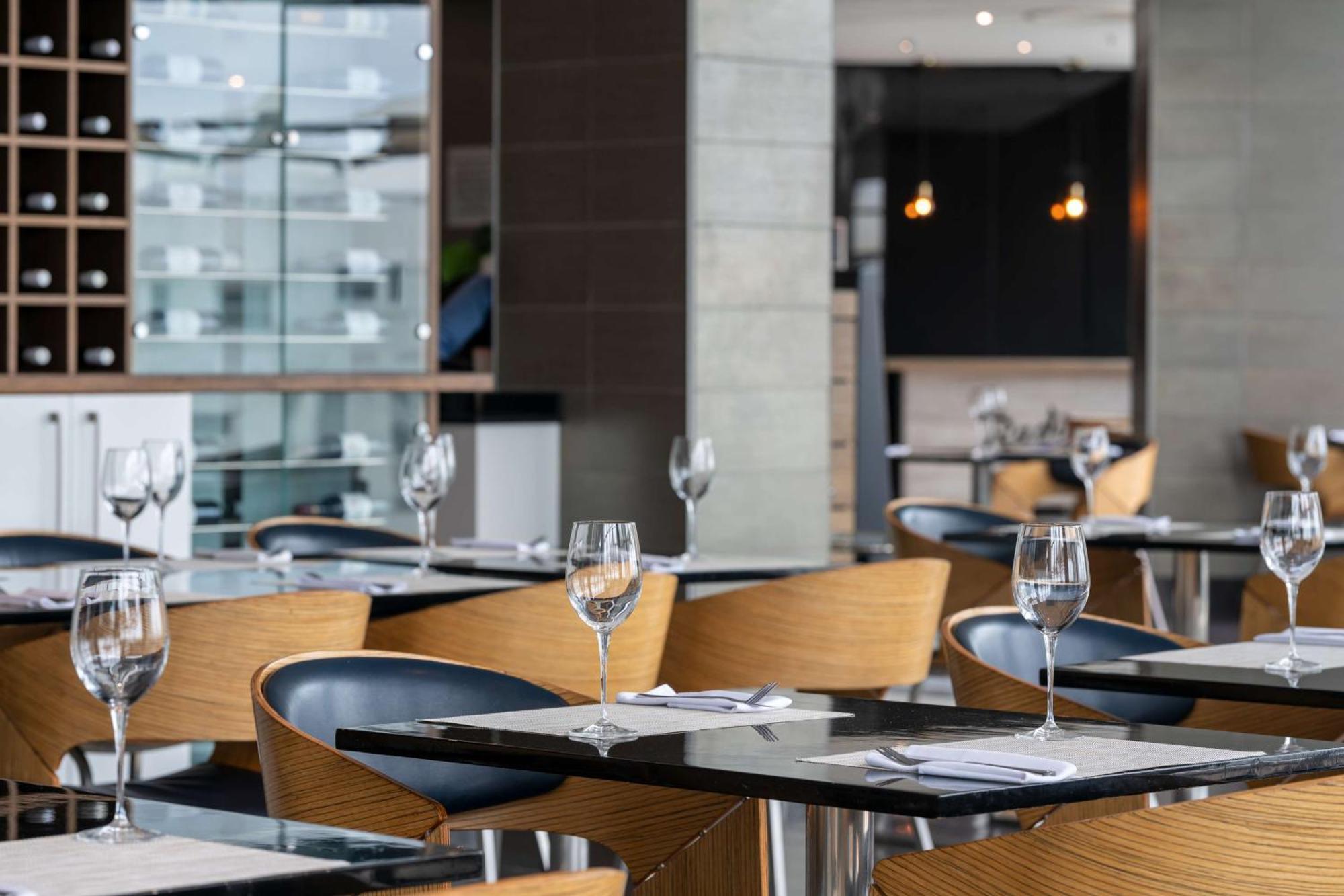Radisson Blu Hotel, Порт Елизабет Екстериор снимка Restaurant