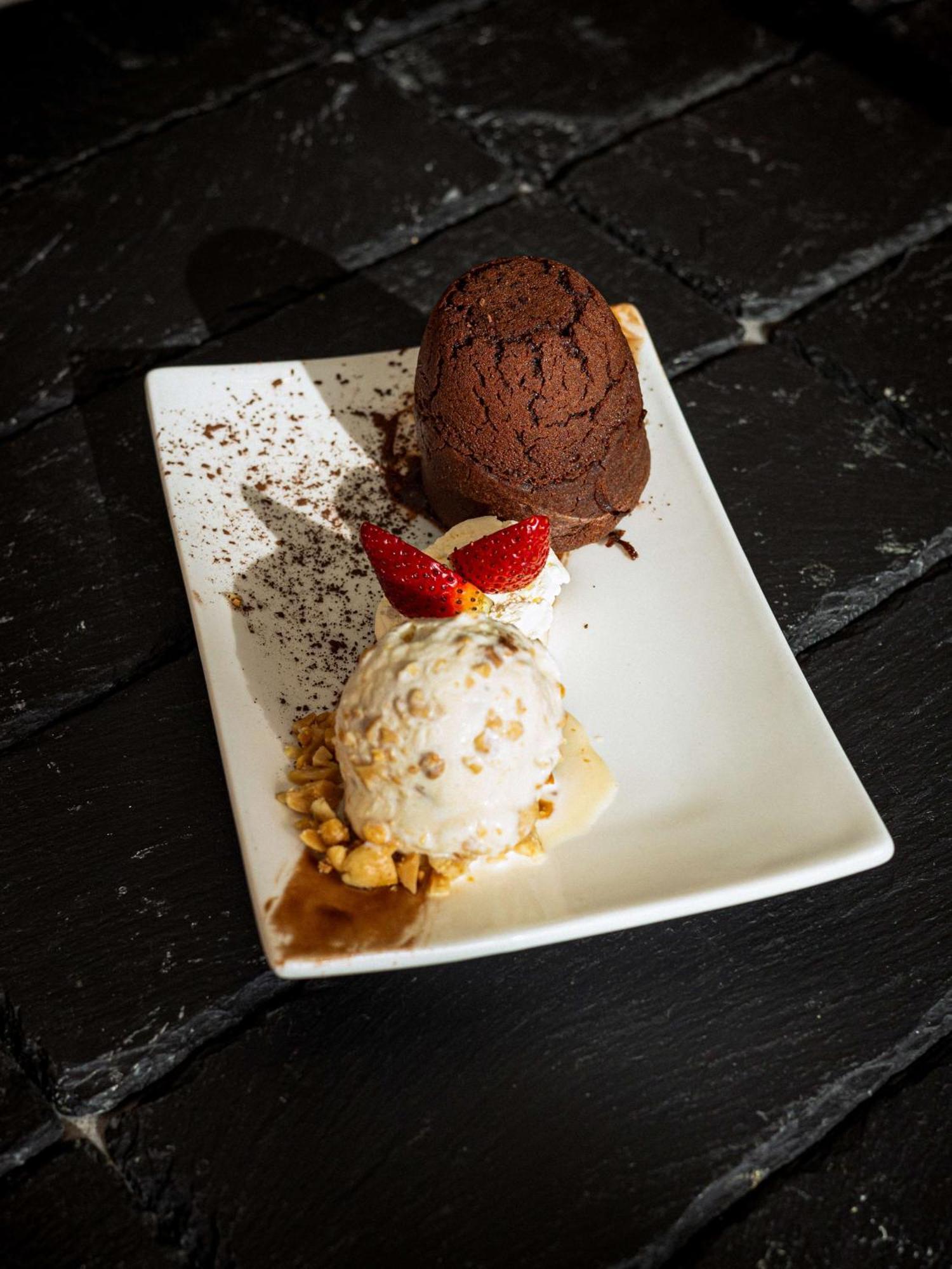 Radisson Blu Hotel, Порт Елизабет Екстериор снимка Chocolate bomb