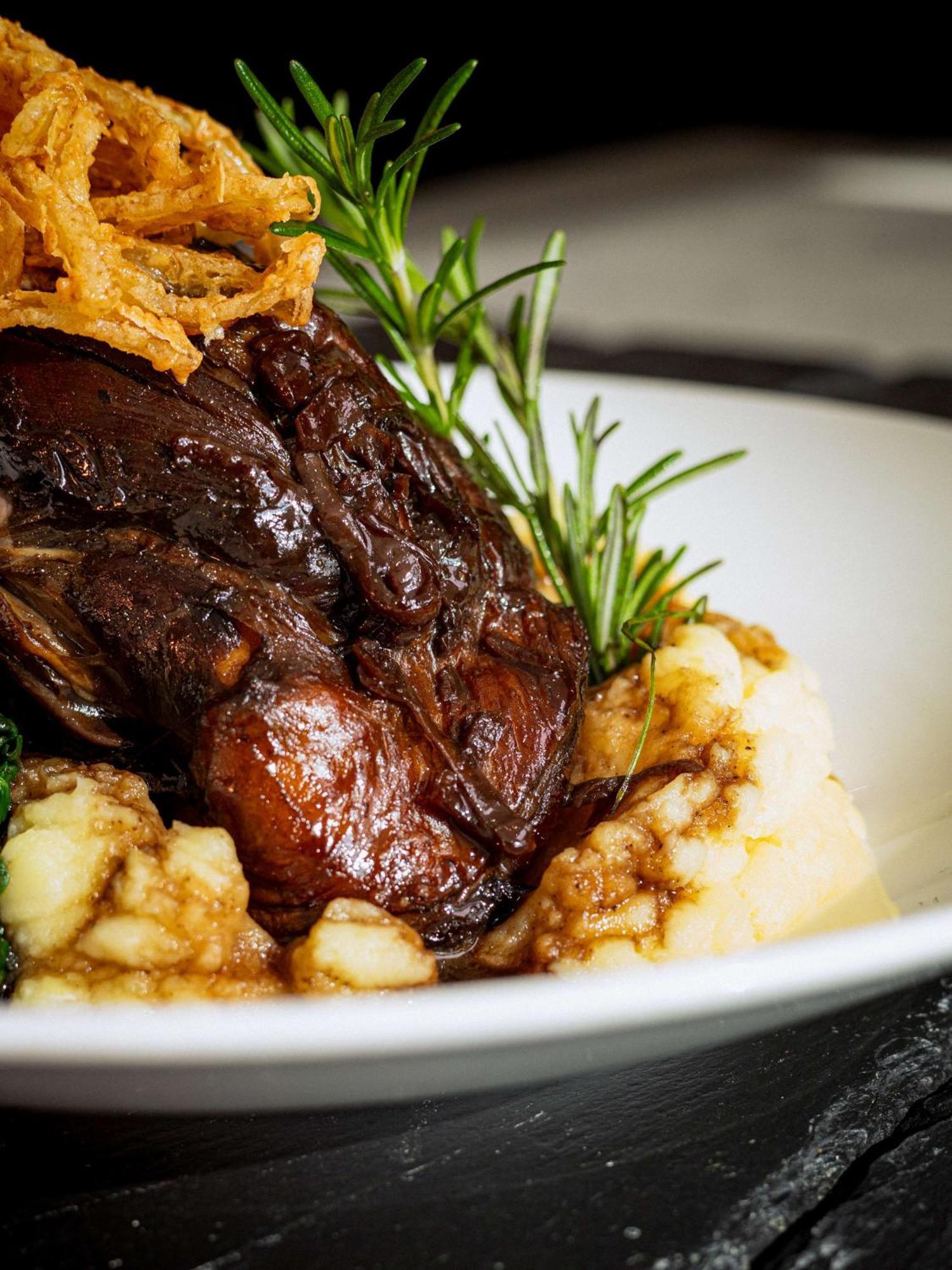 Radisson Blu Hotel, Порт Елизабет Екстериор снимка A braised short rib